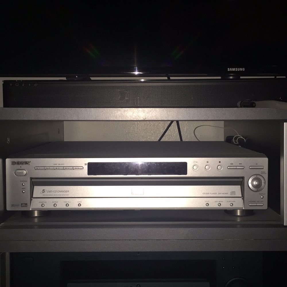 Sony 5 disc DVD/CD changer